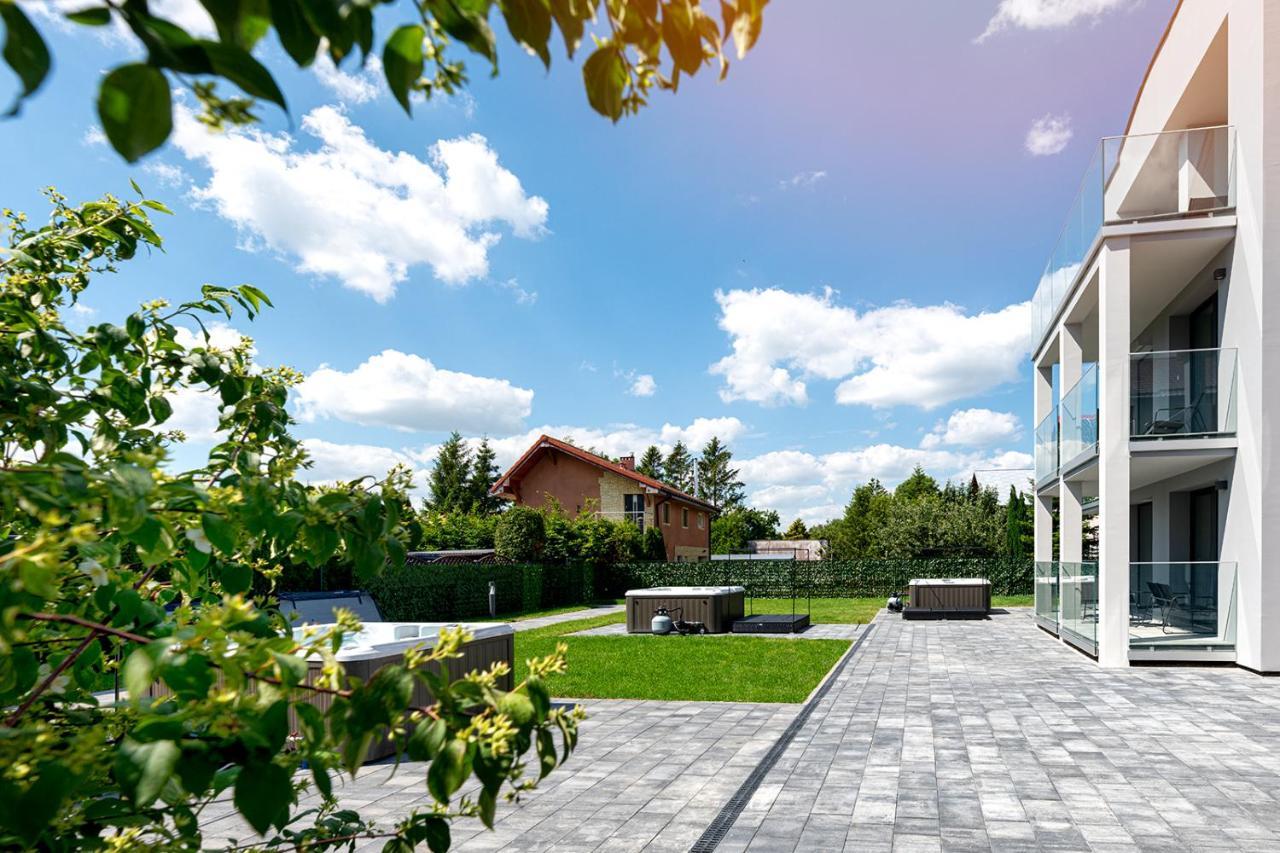 Apartamenty Prestige Mielno-อูเนียชแช ภายนอก รูปภาพ
